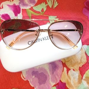 LeSpecs Sunglasses with case